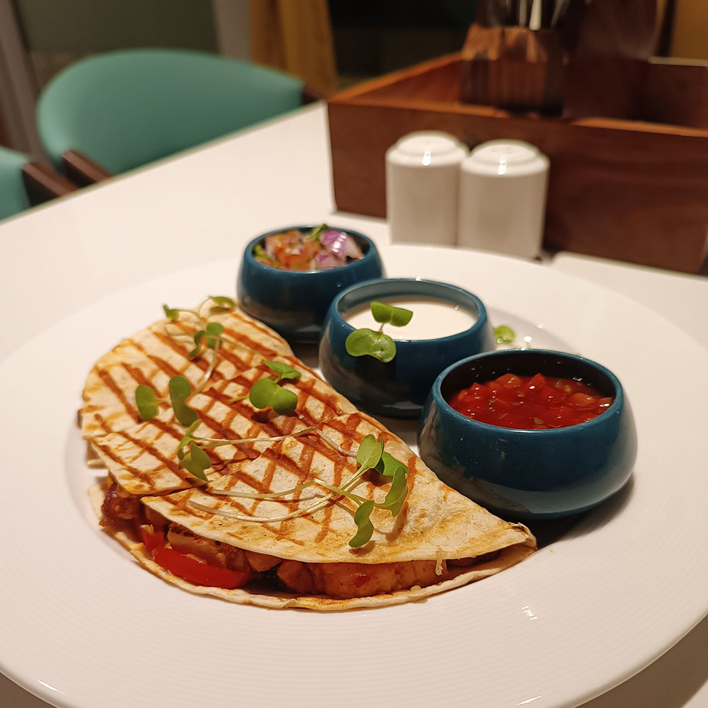 Drive & Dine - Travel Smart, Eat Well